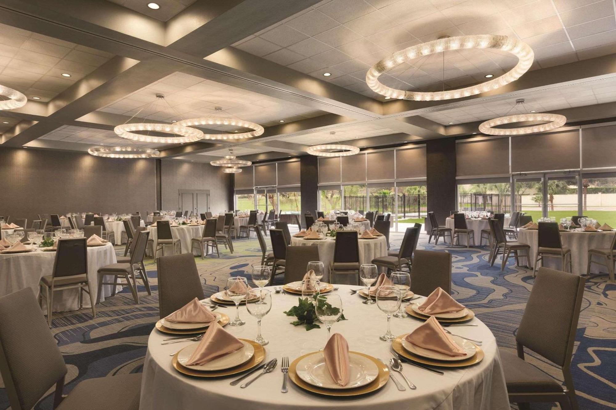 Radisson Hotel Mcallen Airport Zewnętrze zdjęcie